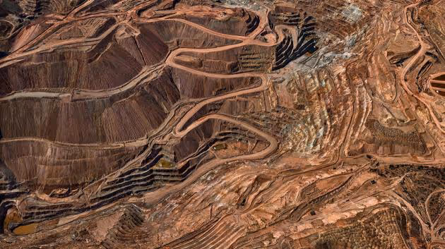 Edward Burtynsky: Mezi fascinací a beznadějí