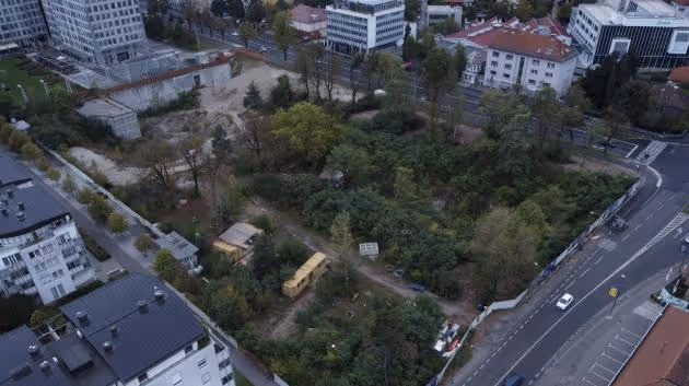 Hyper lokálnost: přírodní materiály z kráteru