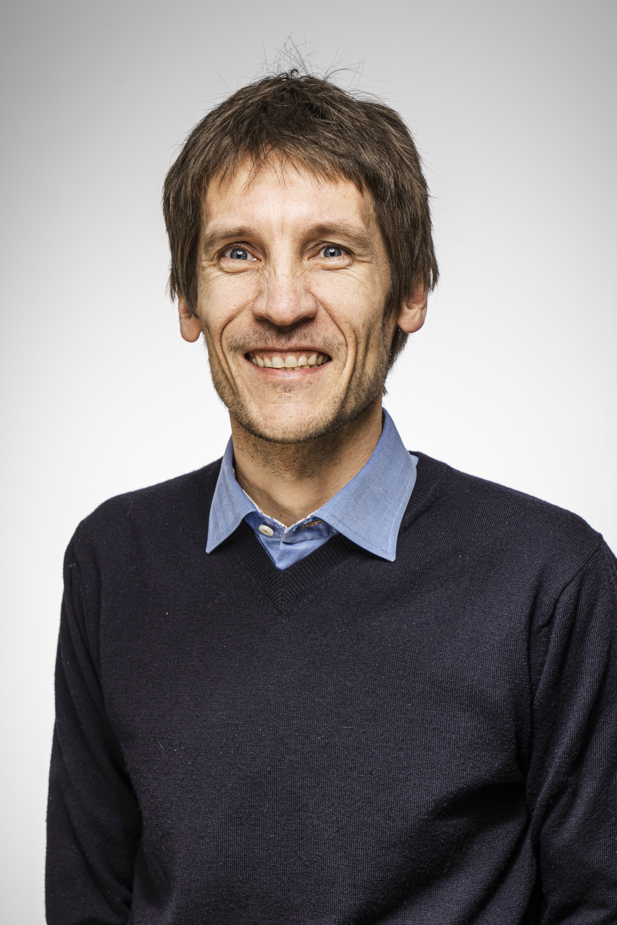 Man in blue shirt named Andreas Ludvigsen