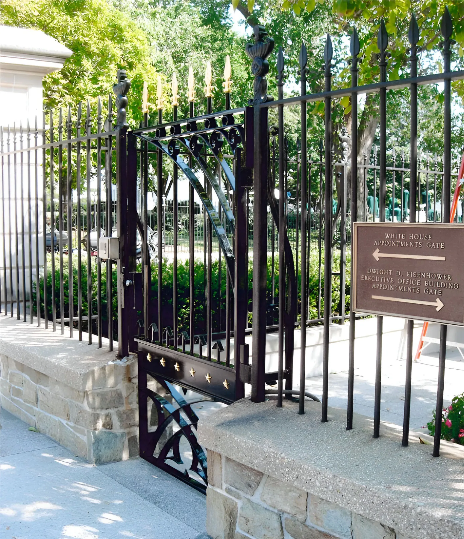 Preserving a National Icon: Coating the White House Gates