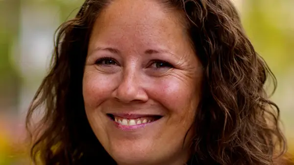 Discover how coach Jackie Spear empowers young athletes through mentorship, teamwork, and a passion for sport in Manitoba’s coaching community.