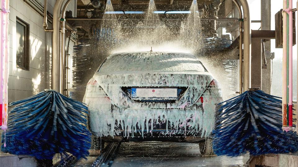 Commercial car wash doors / wash bay