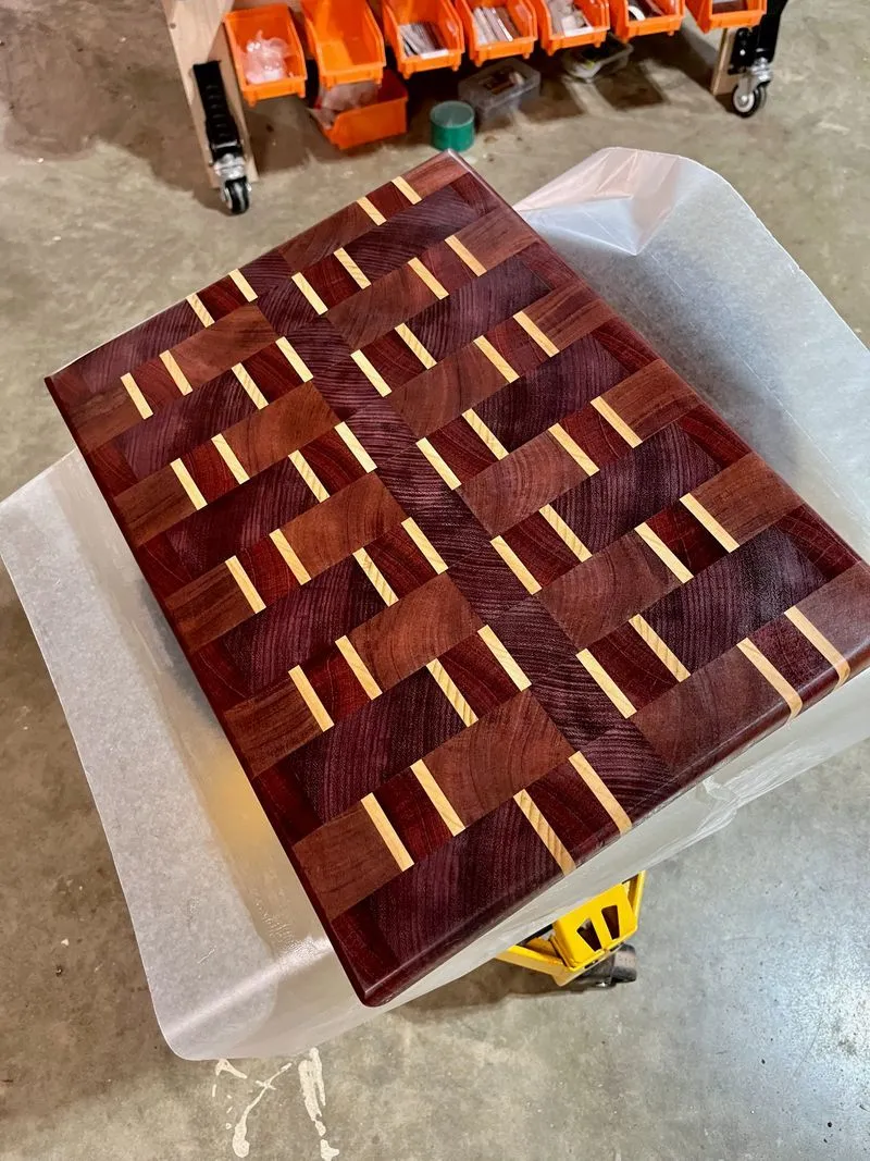 End grain cutting board