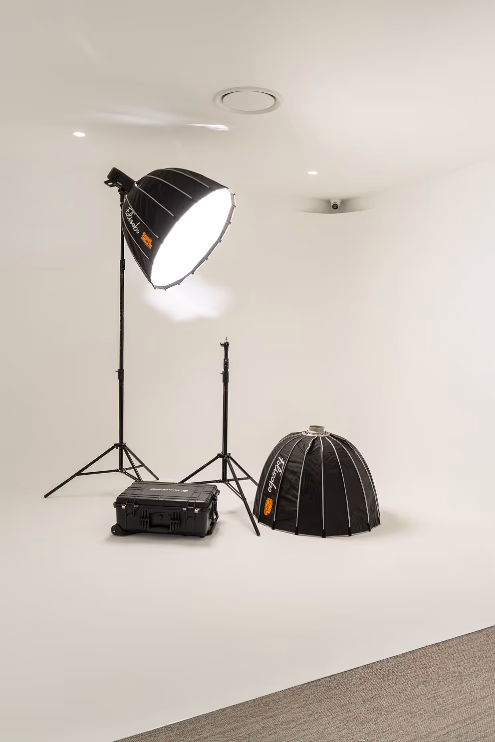 Cyclorama Wall with two Professional grade lighting domes