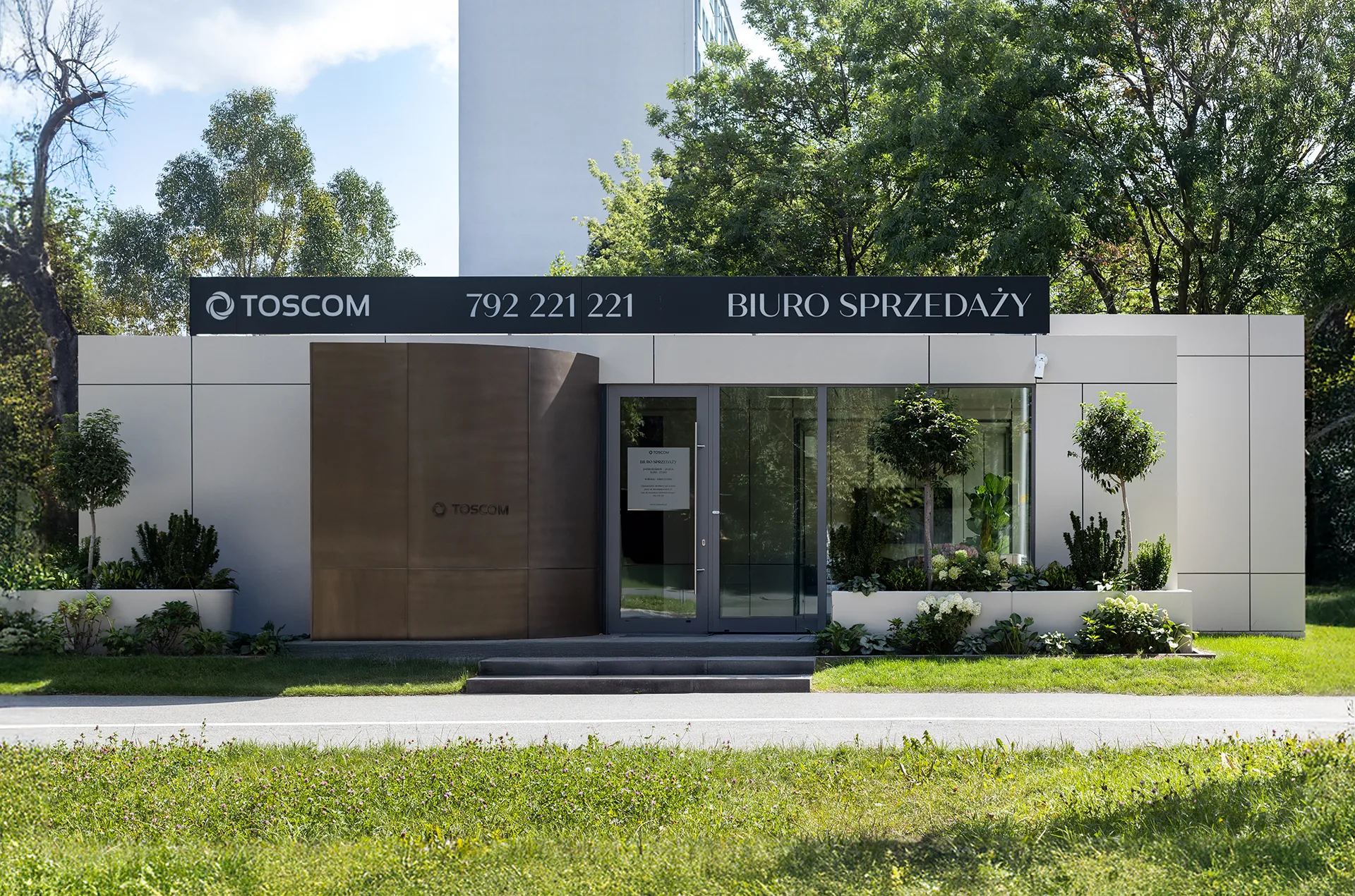 Biuro sprzedaży — 01 Budynek