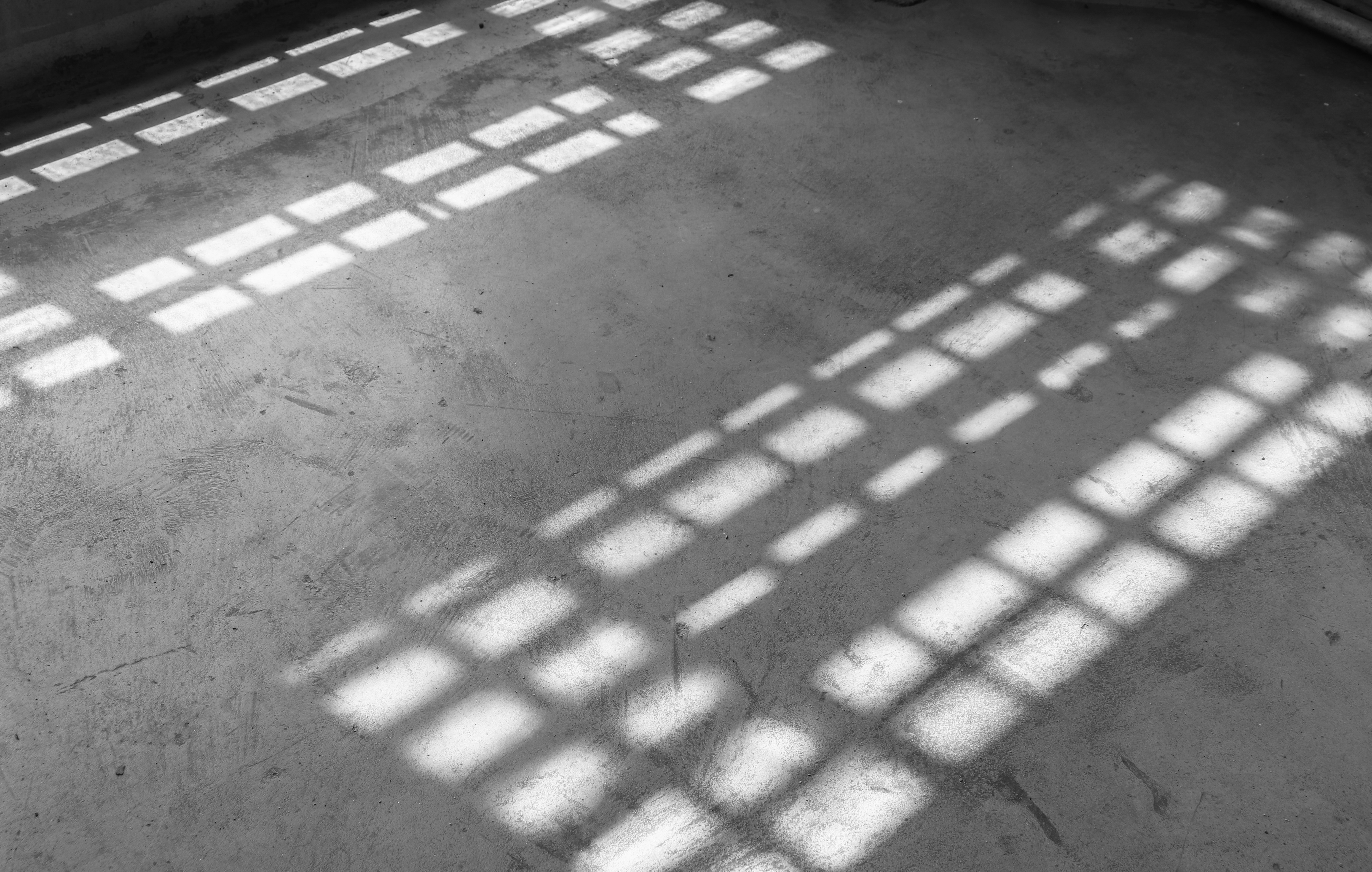 Der Schatten einer Gefängniszelle