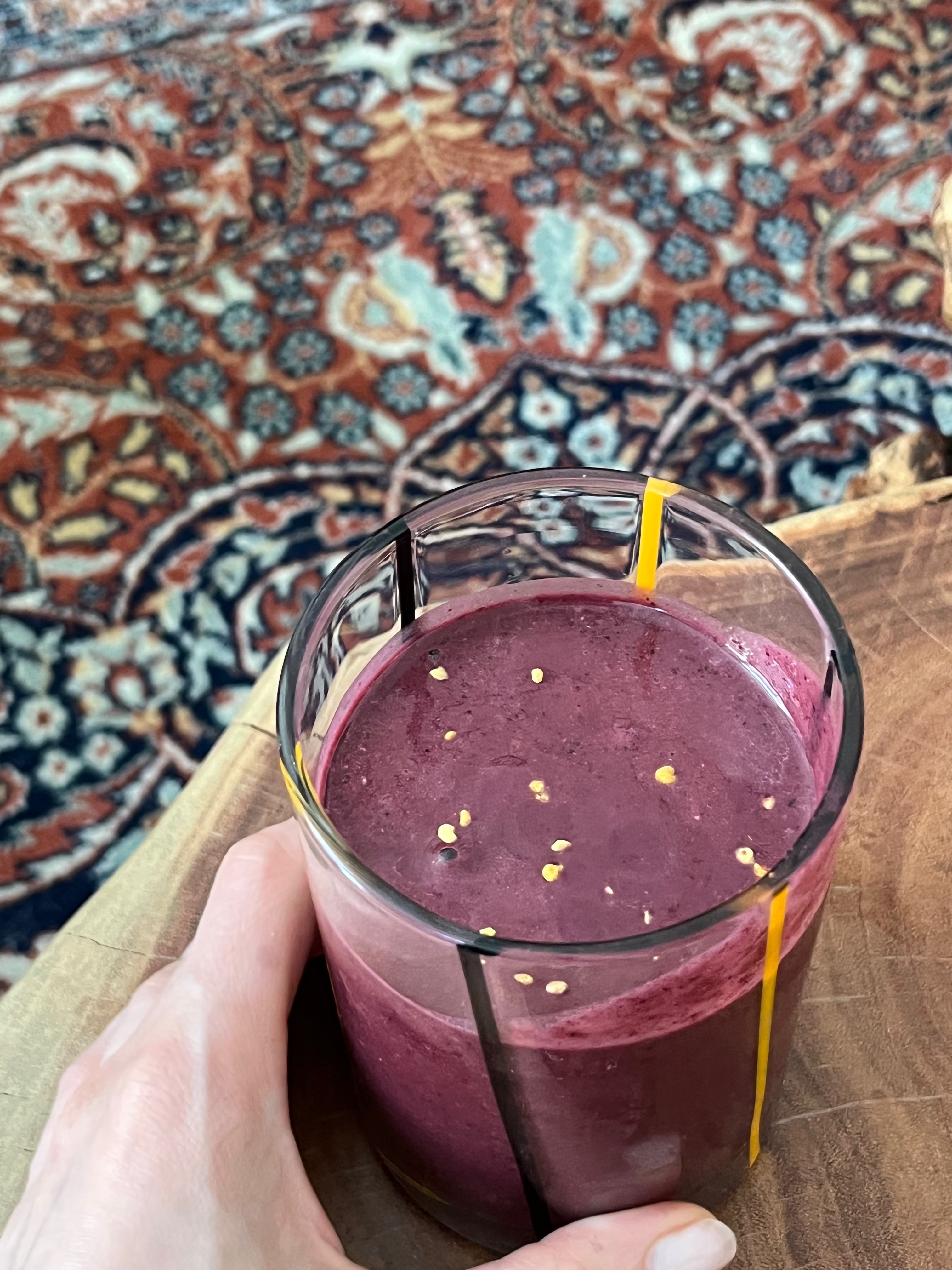 Pollen multifloral, protéines de chanvre et cannelle bio - les 3 super-aliments de notre smoothie ultra-nutritif