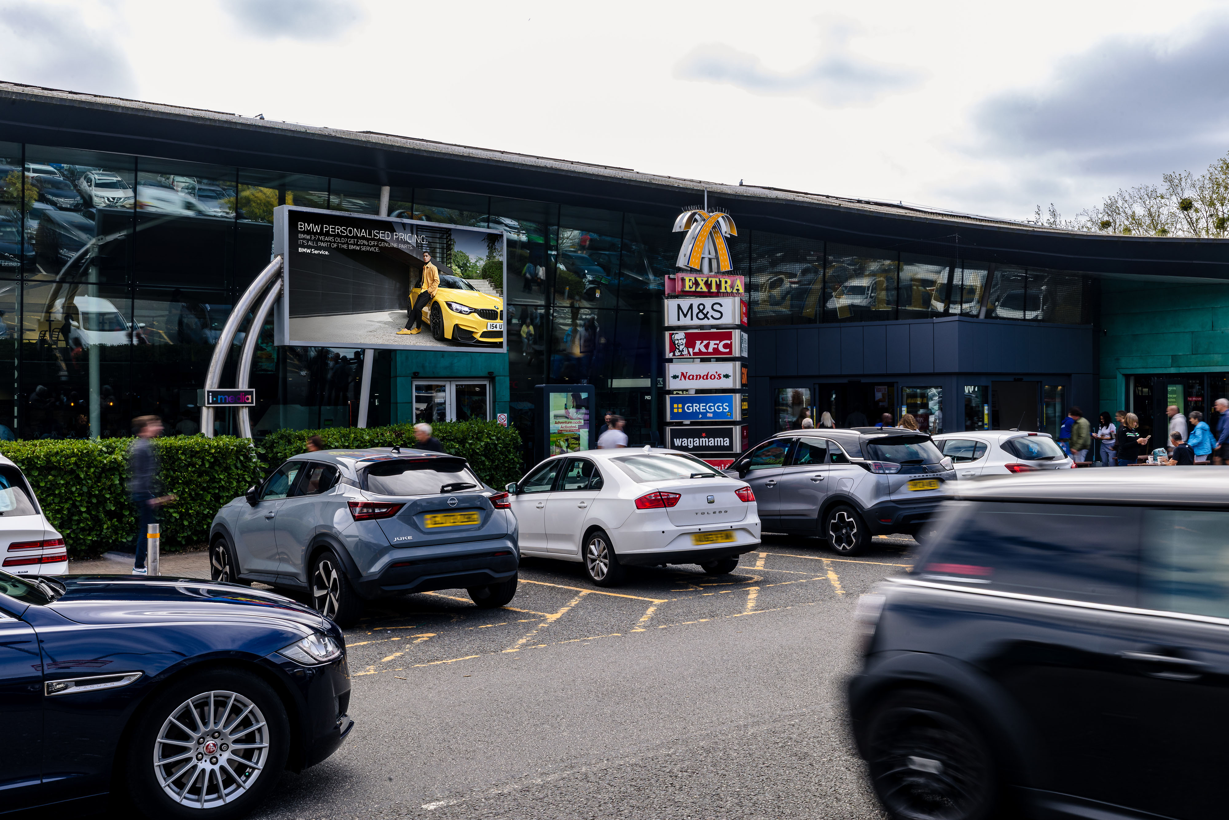Retention, timed to the age of the vehicle