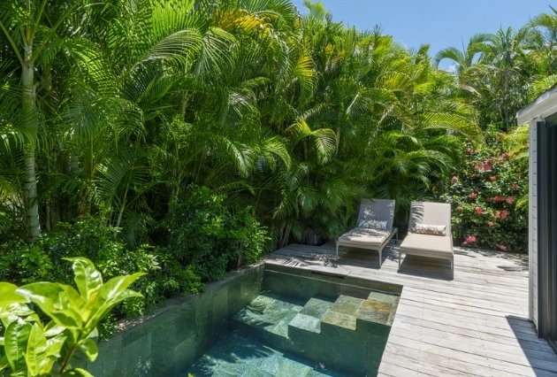 Piscine privée du Bungalow Ti Kaz Jardin à La Toubana Hôtel & Spa, séjour de luxe en Guadeloupe.