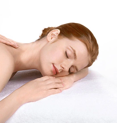 Massage Zen Harmony au spa de La Toubana Hôtel & Spa, face à la mer des Caraïbes.
