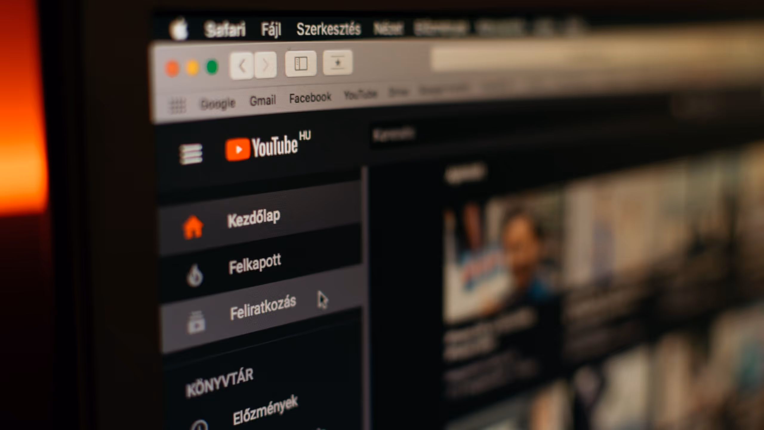 tela de início da rede social youtube em um computador