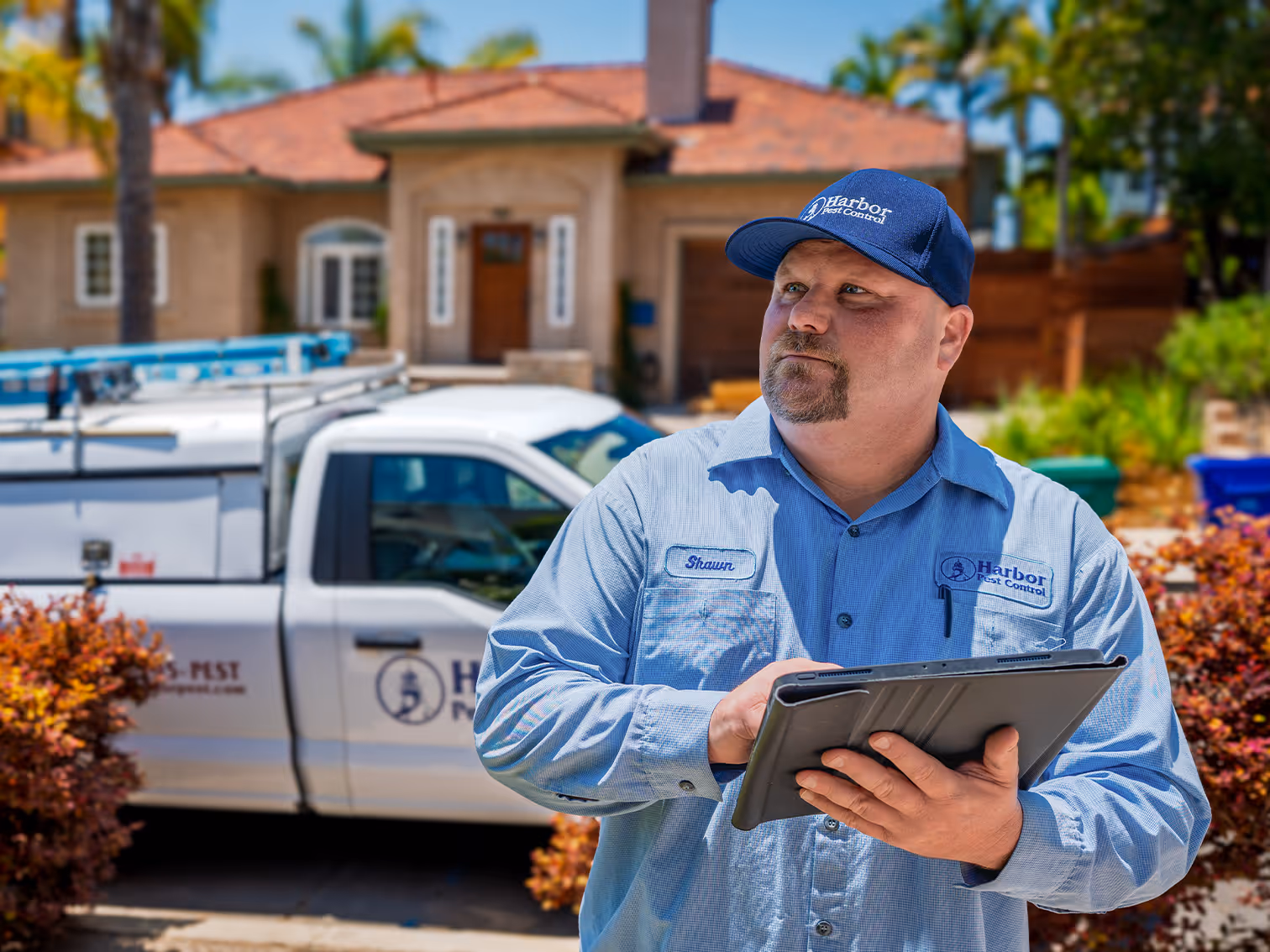 san diego exterminator inspecting home