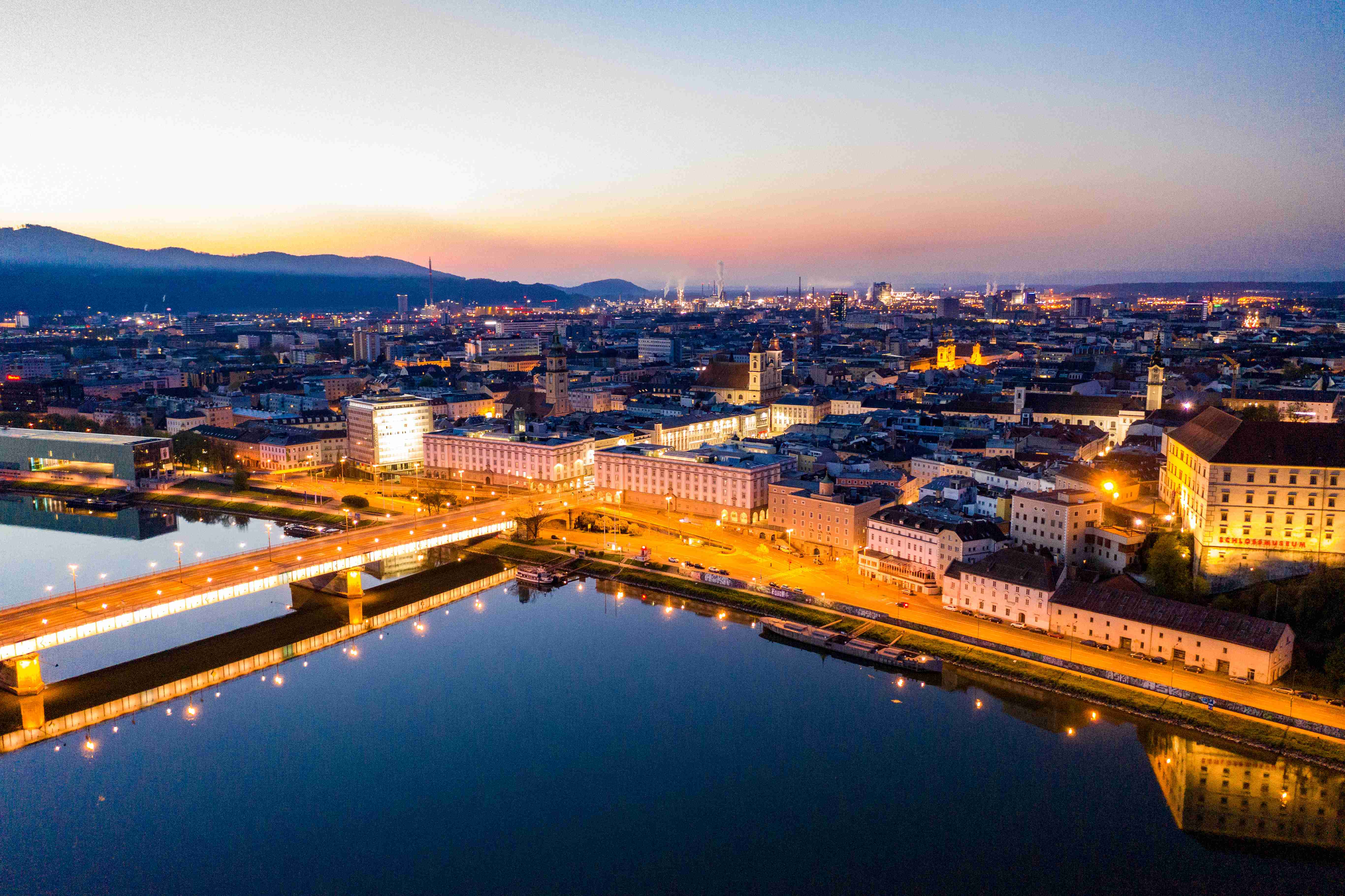Linz bei Nacht