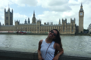 Acadêmica de Medicina da Unipar realiza intercâmbio em Londres
