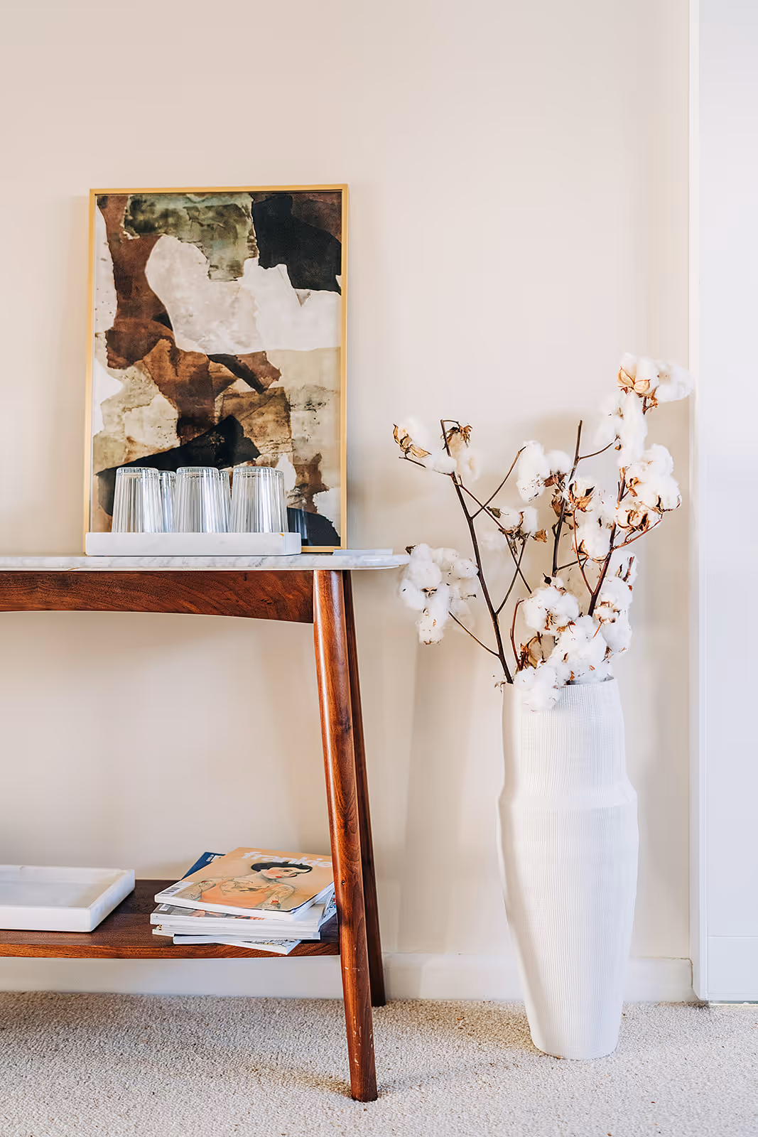 image of table and phot hanging at Innver View Psychology