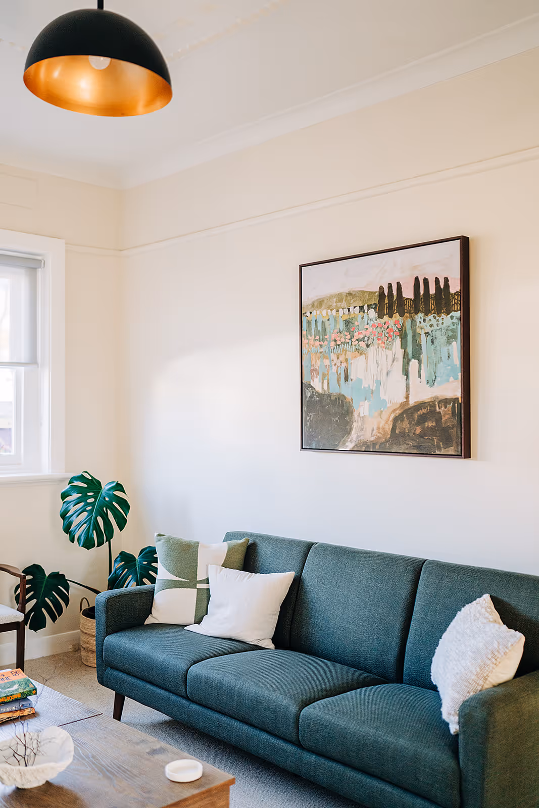 Image of couch image of table and phot hanging at Innver View Psychology
