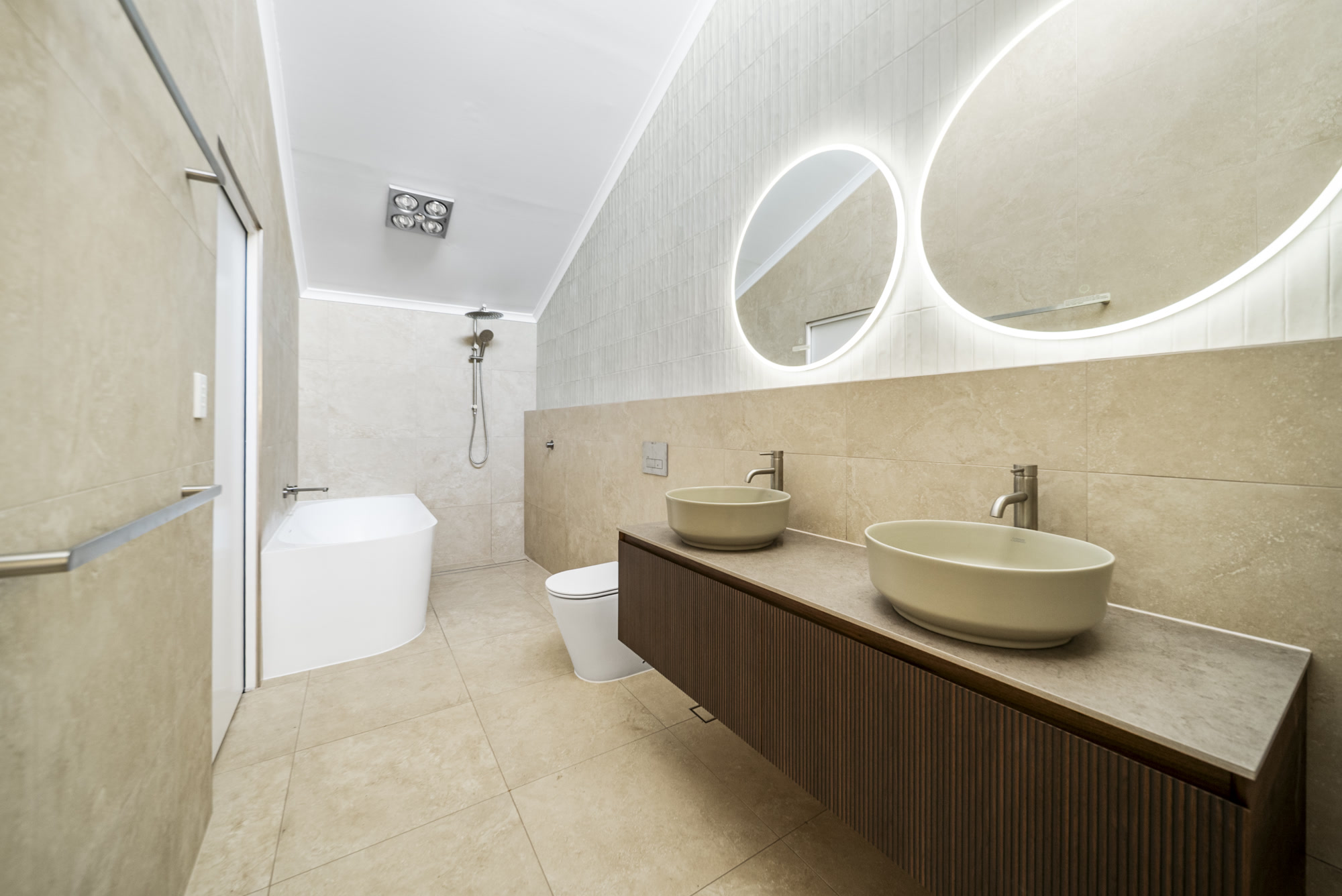 Main bathroom, Angas Street