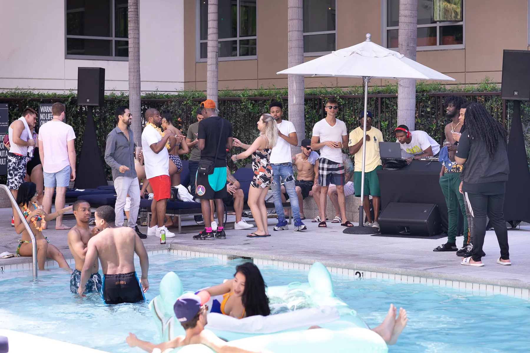 Pool party