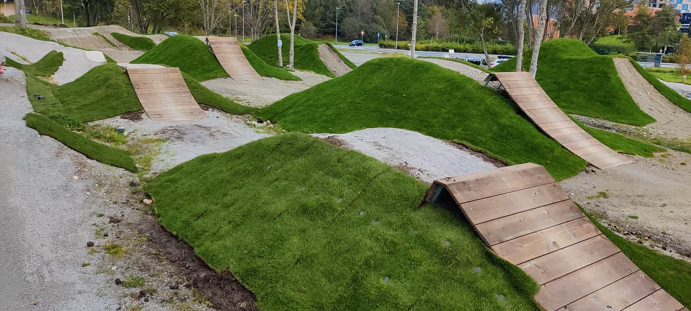 Terrengsykling, pump track, trialsykling – og god plass til både proffer og ferskinger