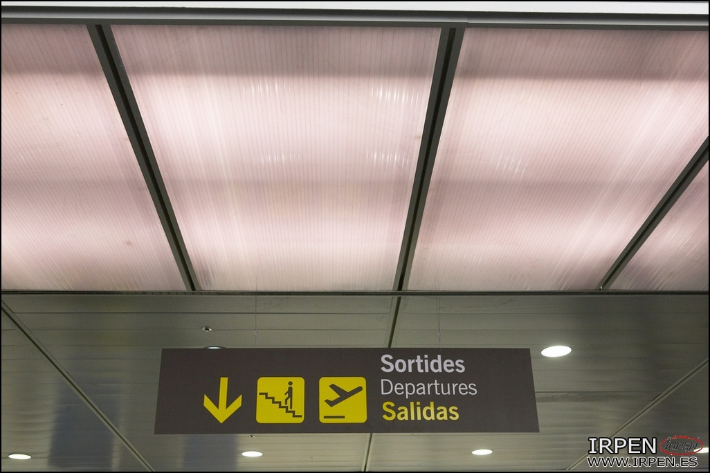 Sistemas (Policarbonato Celular) - Obra pública - Aereopuerto (Barcelona)