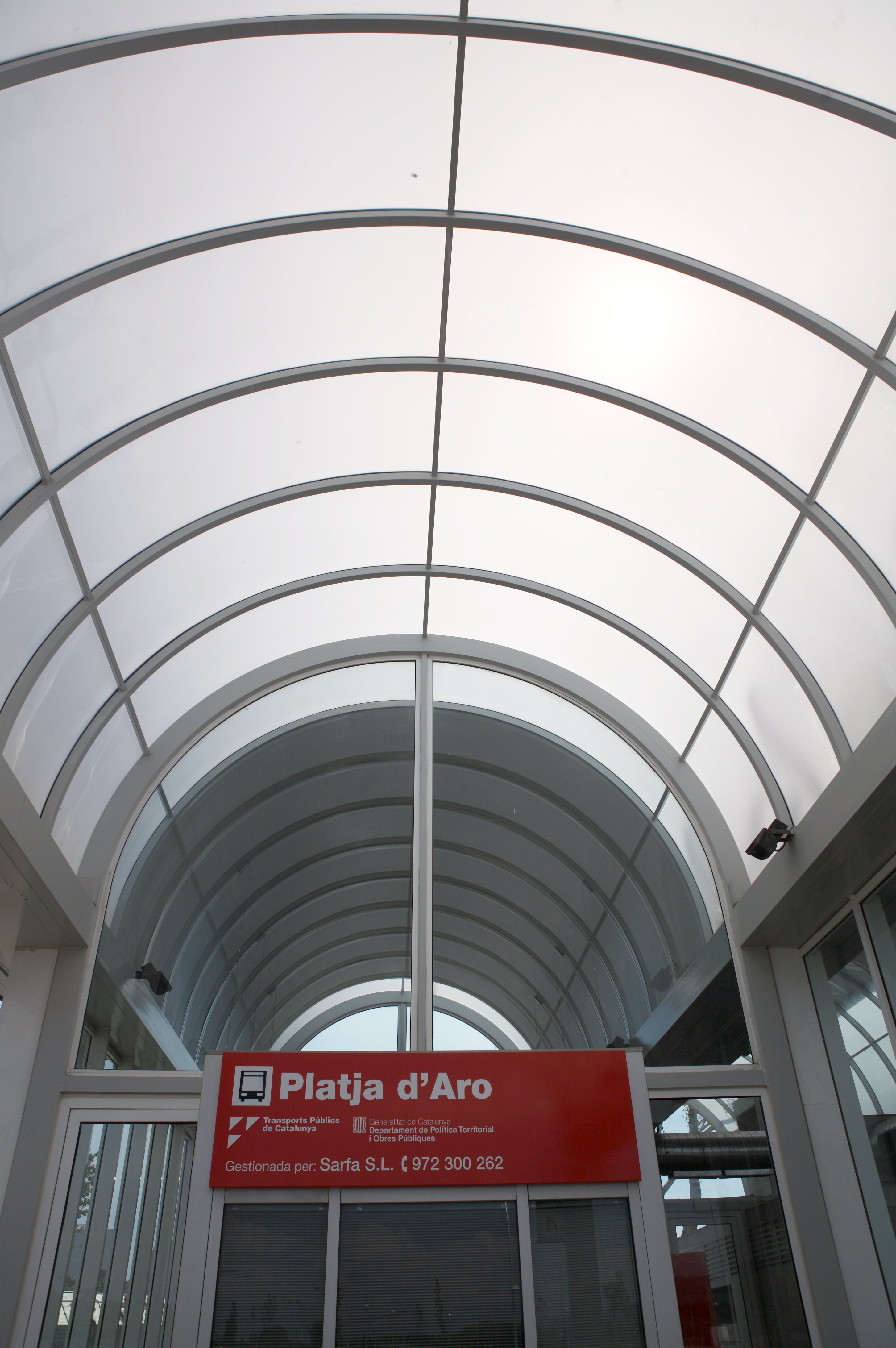 Policarbonato Compacto - Obra Pública - Estación Autobuses Platja d' Aro