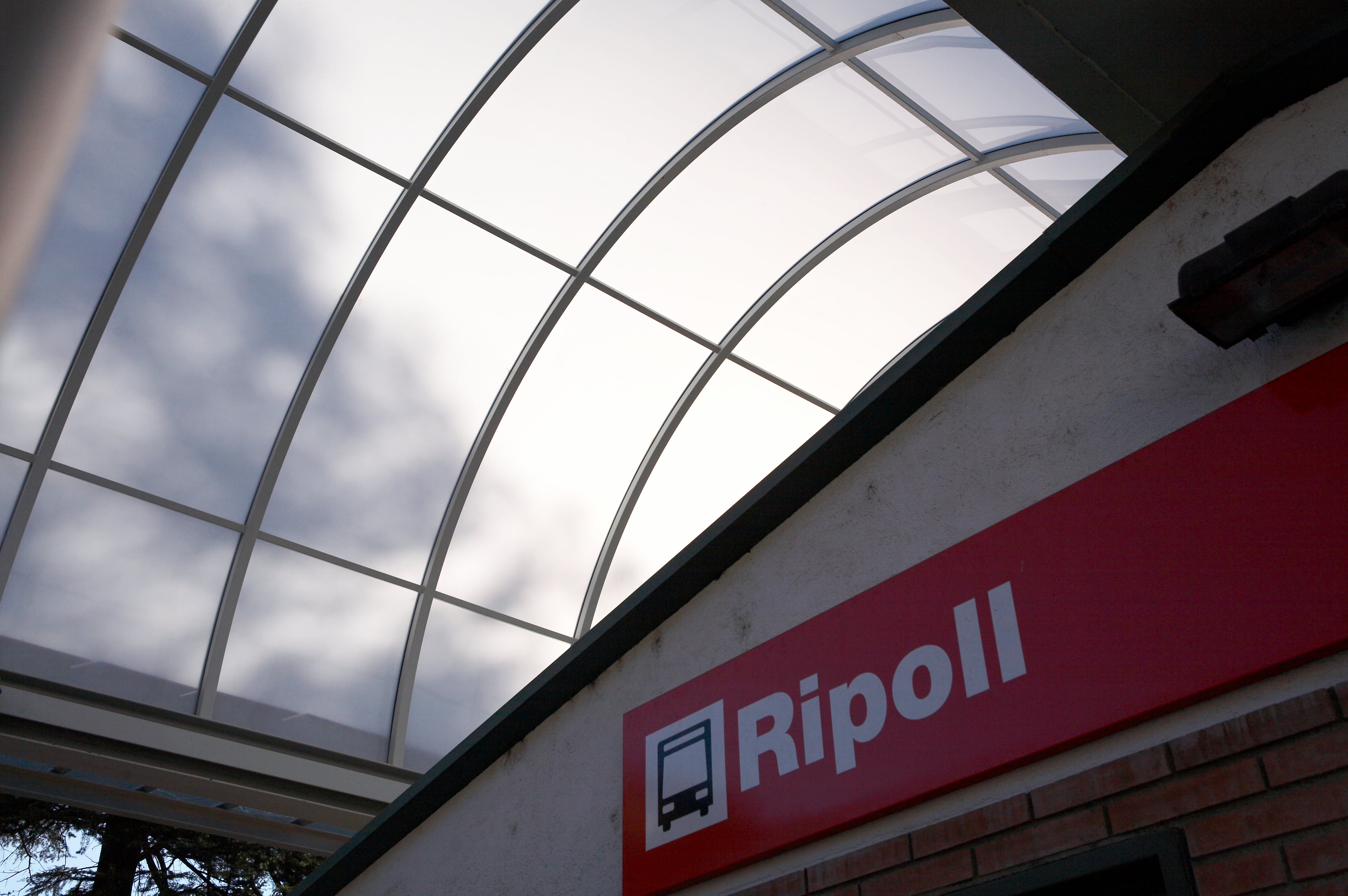 Policarbonato Compacto - Obra Pública - Estación Autobuses Ripoll
