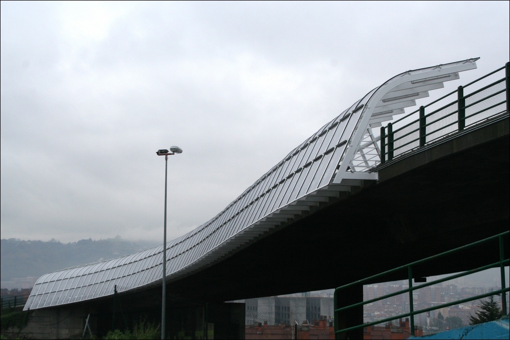 Policarbonato Compacto - Obra Pública - Pasarela Larraskitu (Bilbao)