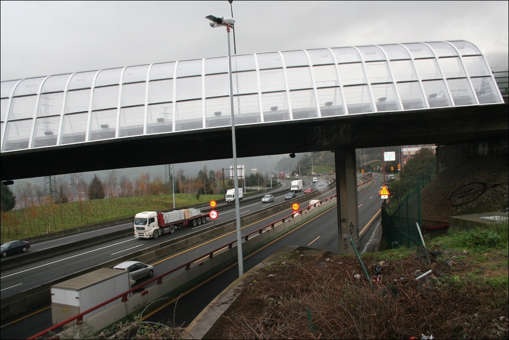 Policarbonato Compacto - Obra Pública - Pasarela Larraskitu (Bilbao)