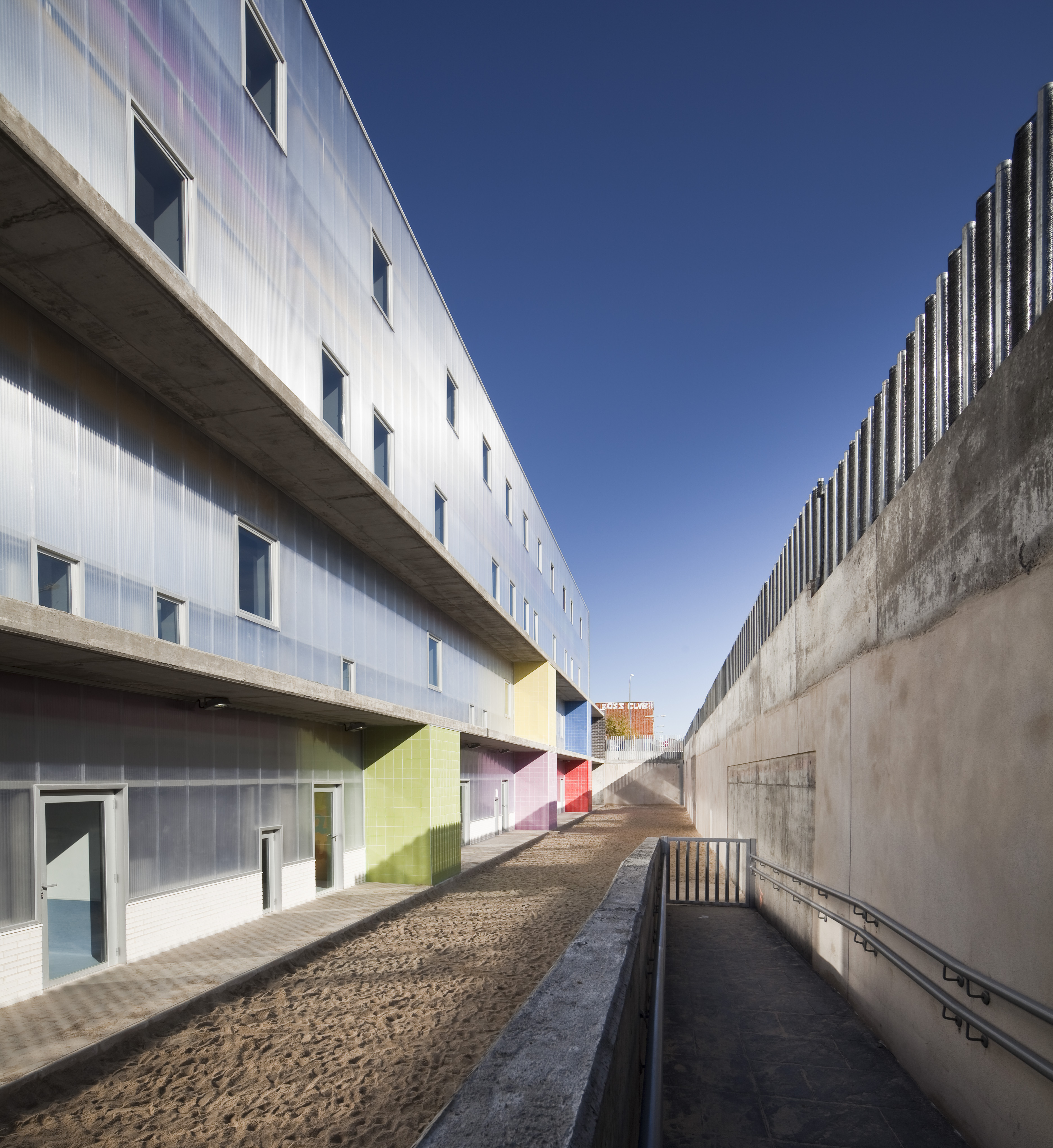 Sistemas (Policarbonato Celular) - Vivienda - Edificio Viviendas (Lleida)