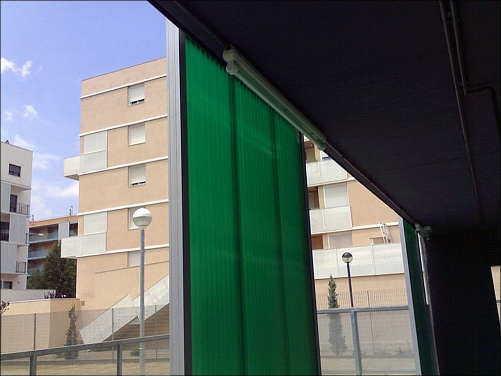 Sistemas (Policarbonato Celular) - Vivienda - Edificio Viviendas (Lleida)