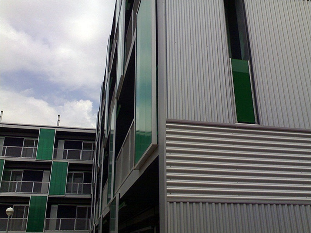 Sistemas (Policarbonato Celular) - Vivienda - Edificio Viviendas (Lleida)