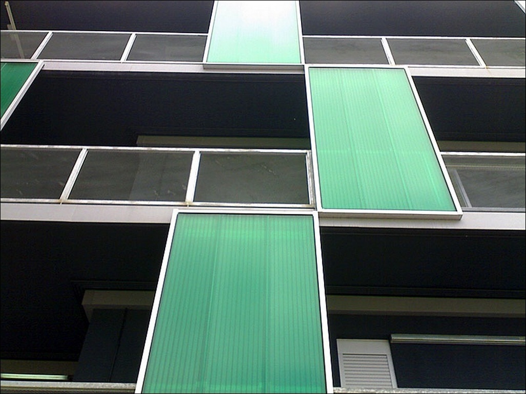 Sistemas (Policarbonato Celular) - Vivienda - Edificio Viviendas (Lleida)