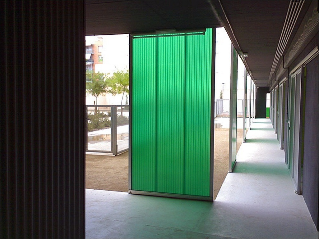 Sistemas (Policarbonato Celular) - Vivienda - Edificio Viviendas (Lleida)