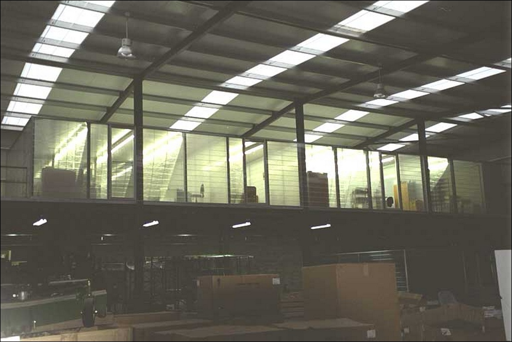 Sistemas (Policarbonato Celular) - Obra Privada - Oficinas Ferrer Dalmau