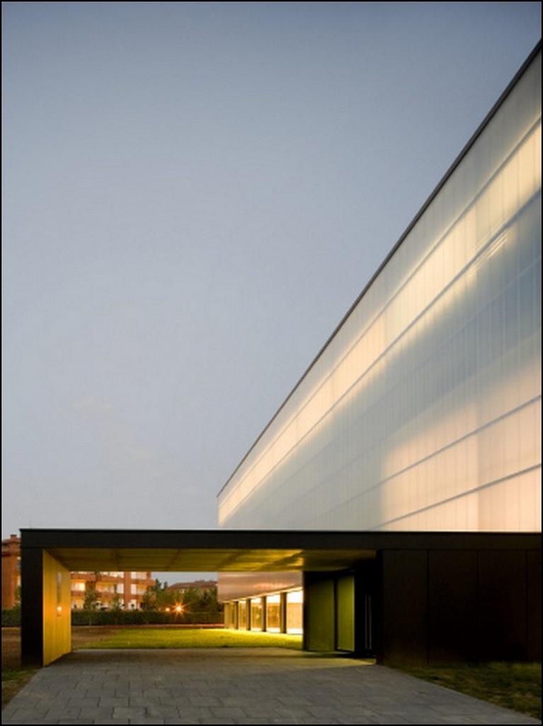 Sistemas (Policarbonato Celular) - Instalaciones Deportivas - Polideportivo Olot (Girona)