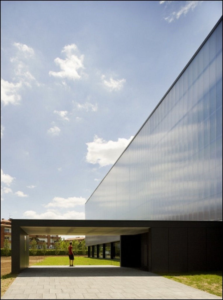 Sistemas (Policarbonato Celular) - Instalaciones Deportivas - Polideportivo Olot (Girona)