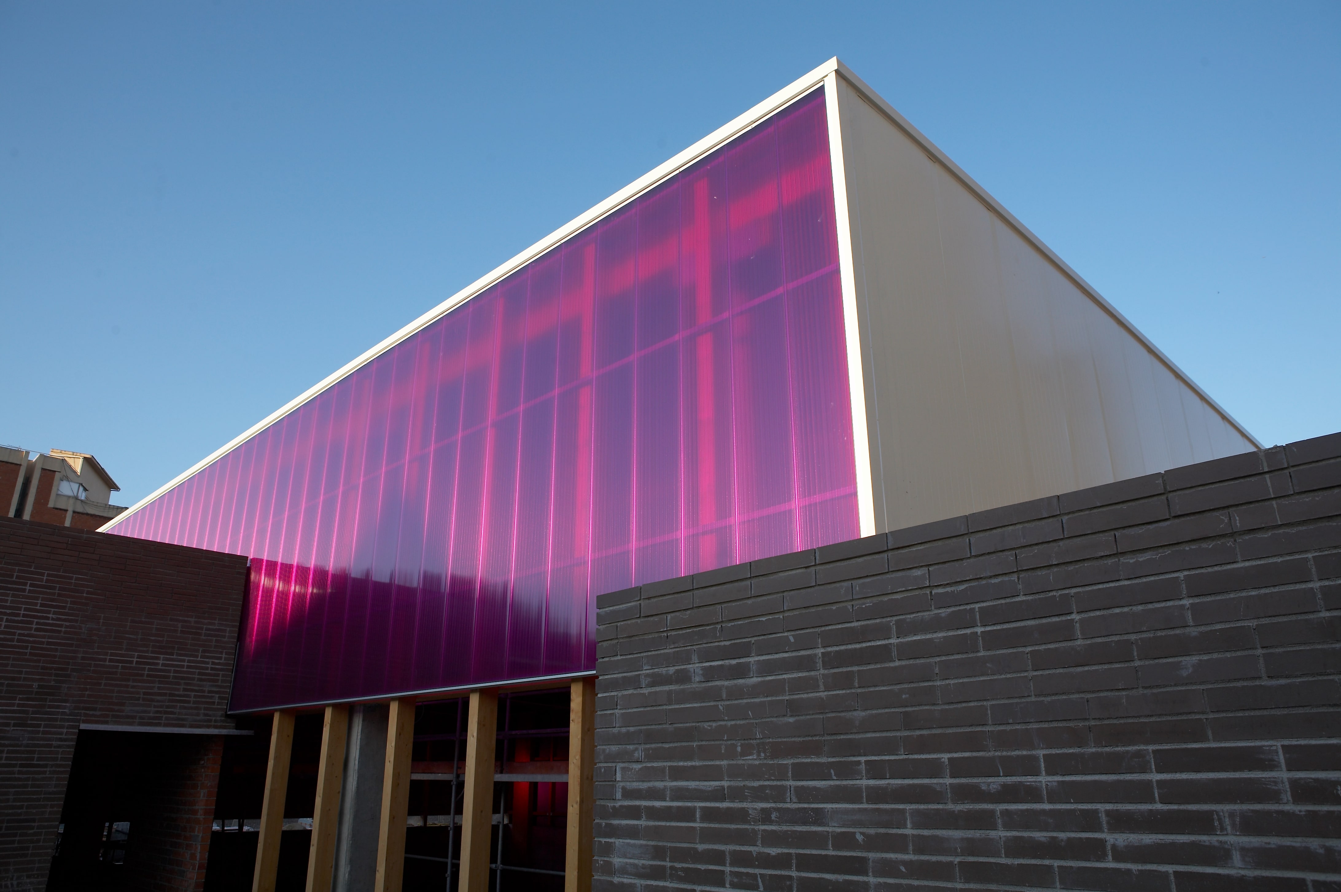 Sistemas (Policarbonato Celular) - Instalaciones Deportivas - Polideportivo Sant Feliu (Barcelona)
