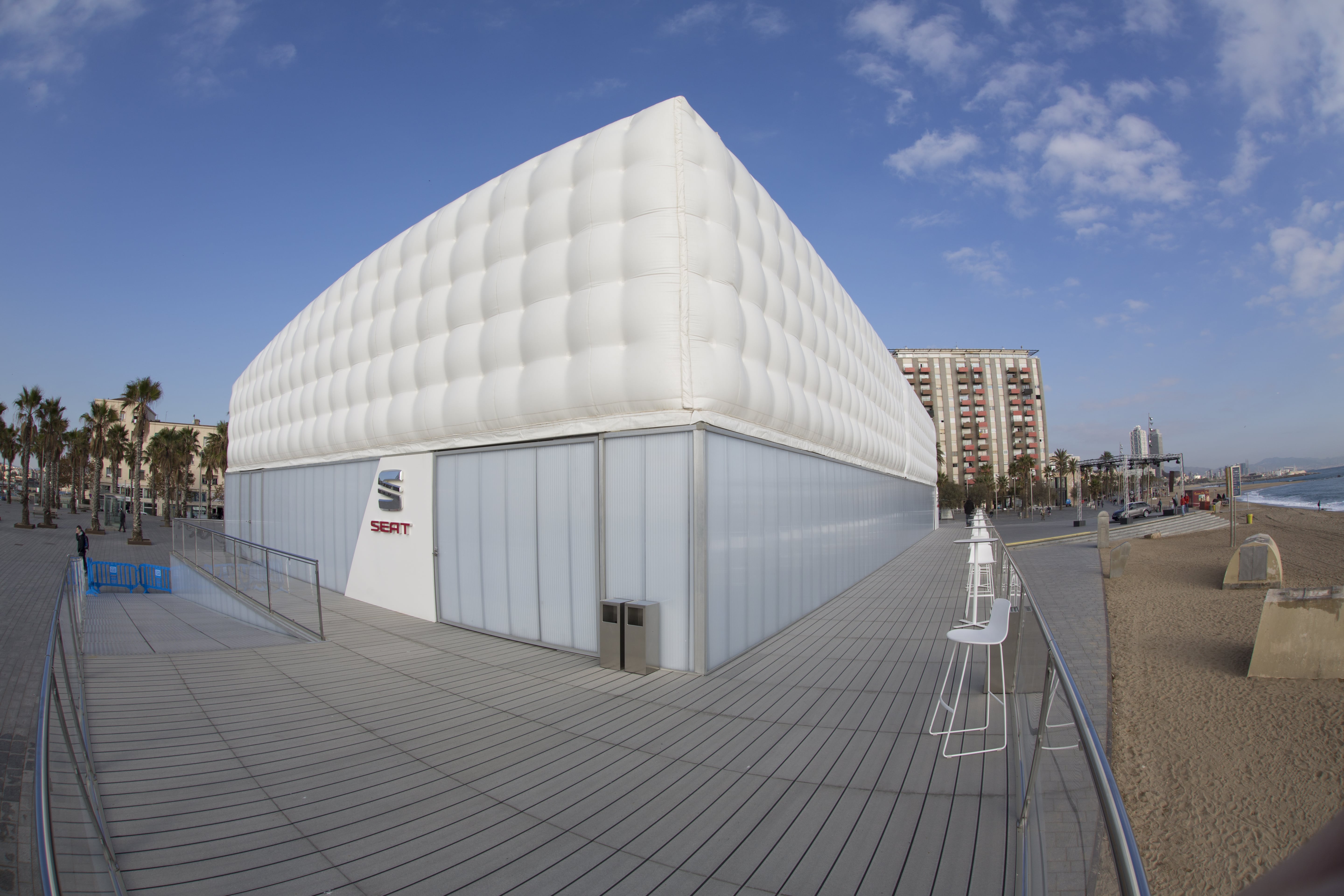 Sistemas (Policarbonato Celular) - Obra Privada - Stands (SEAT - Barcelona)