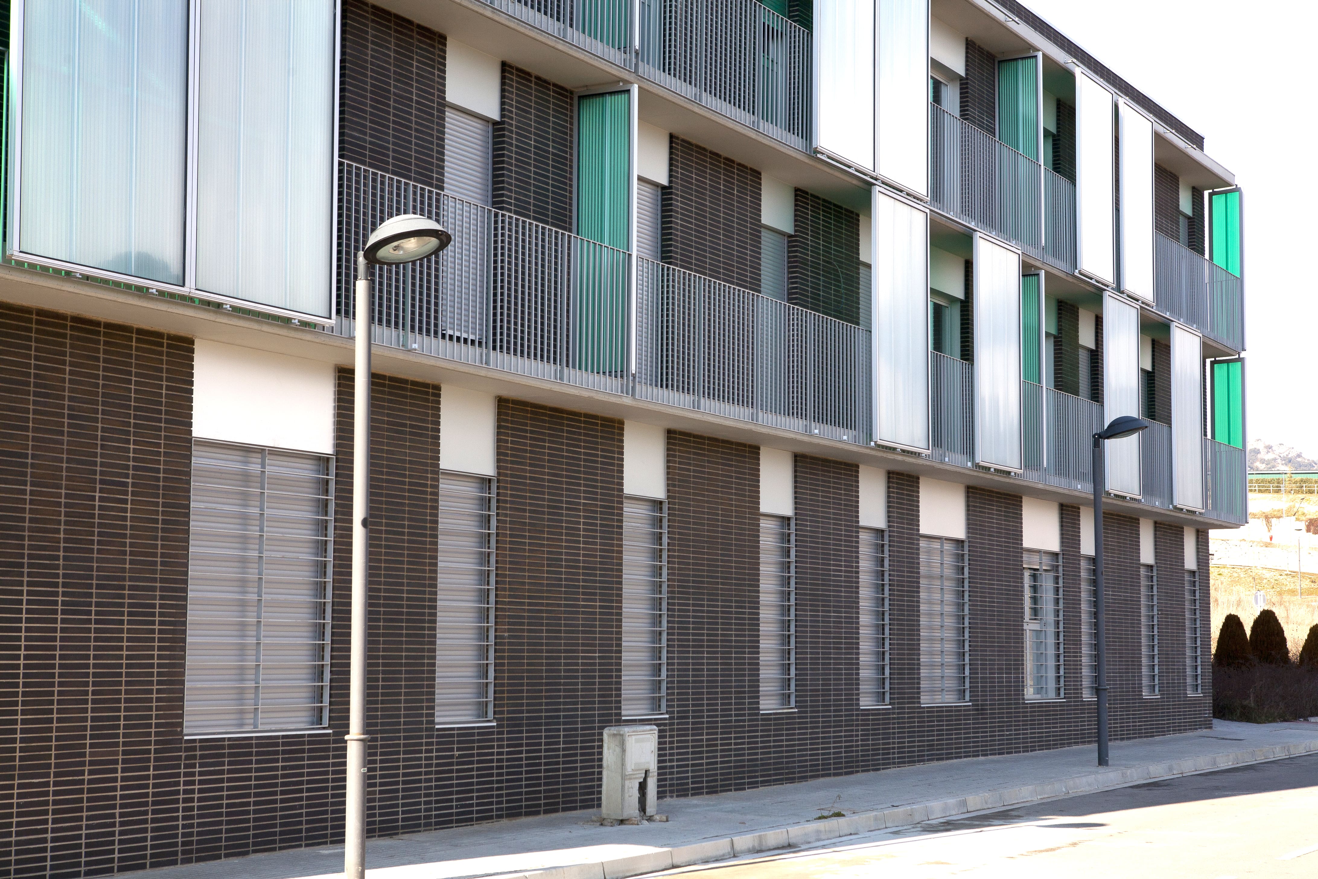 Sistemas (Policarbonato Celular) - Vivienda - Viviendas VPO Torello
