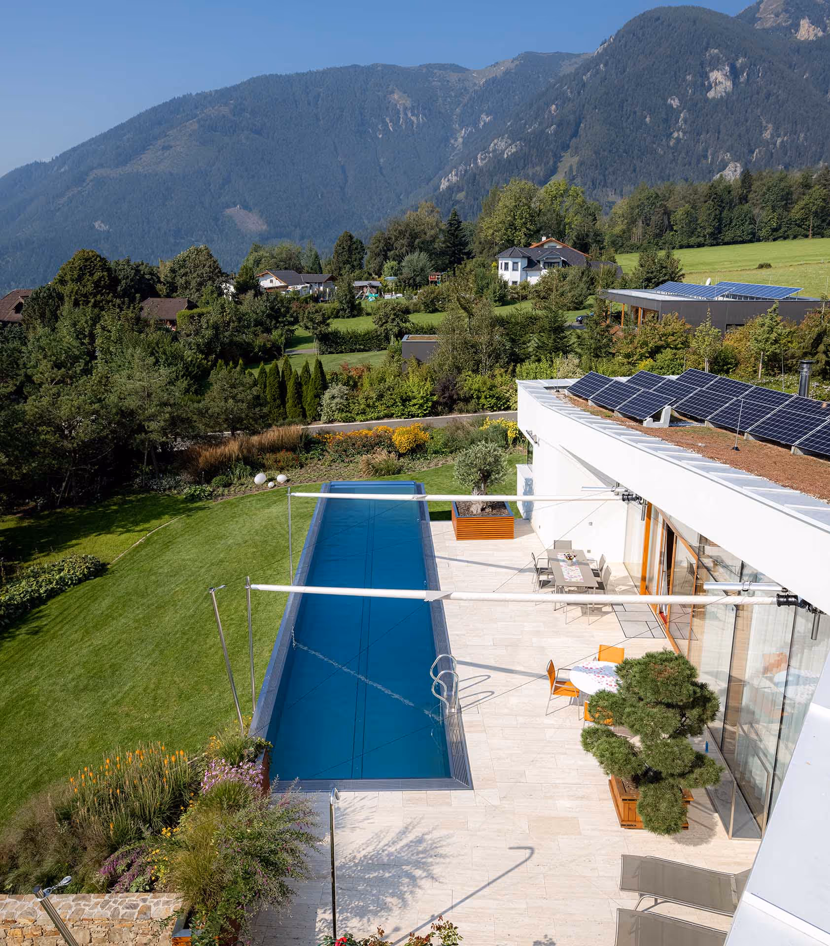 Die beiden Sonnensegel im geschlossenen Zustand.