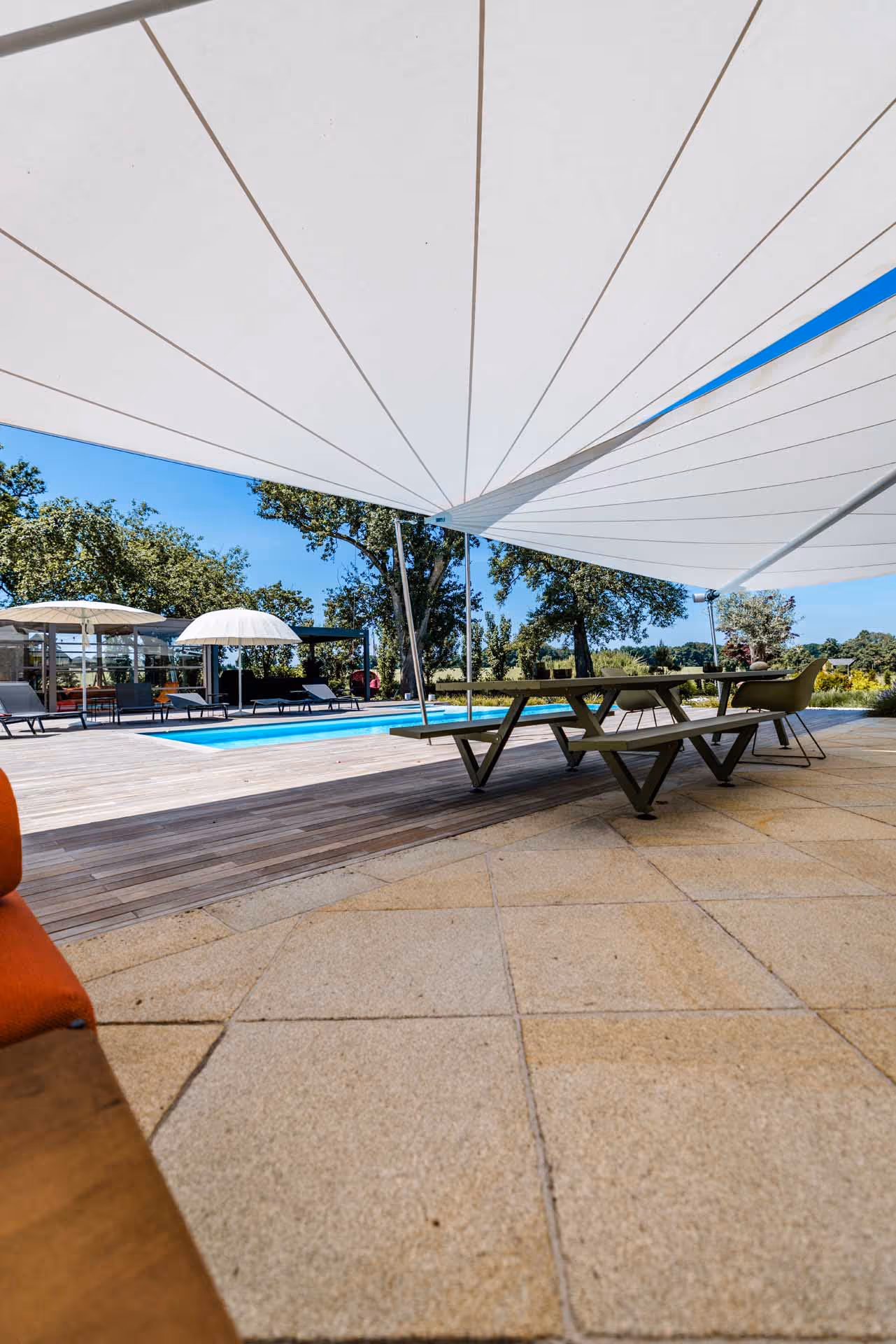 Dickson Orchestra Pierre Segeltuch sorgt für edle Optik und langlebige Qualität.