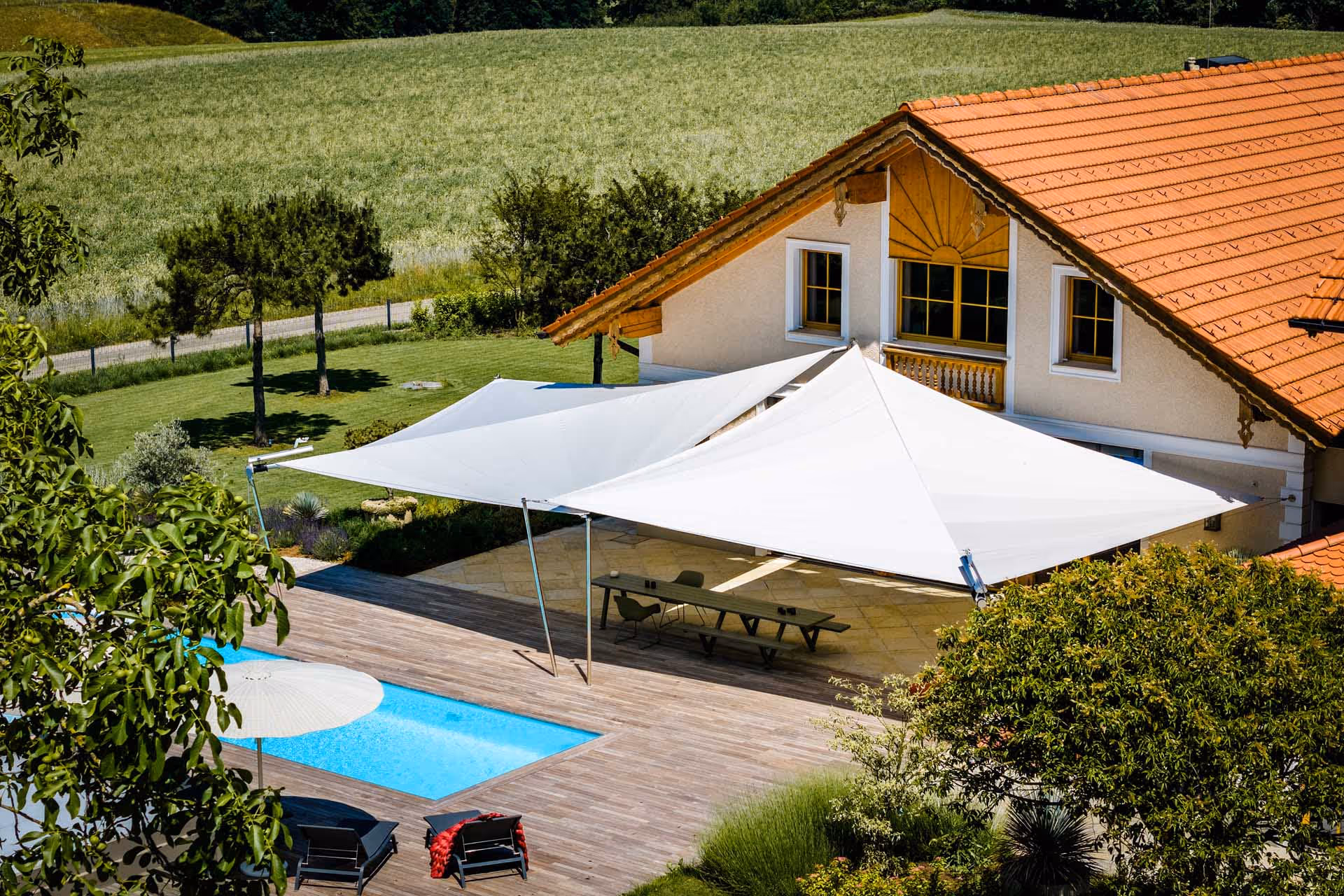 Innovative Beschattungslösungen von SunSquare setzen neue Maßstäbe im Outdoor-Design.