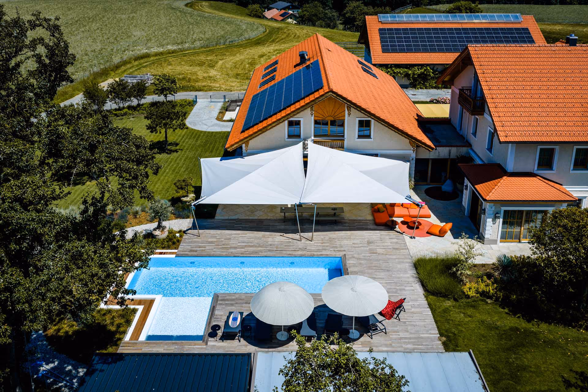 Ein Projekt, das zeigt, wie textile Architektur Atmosphäre und Mehrwert schafft.