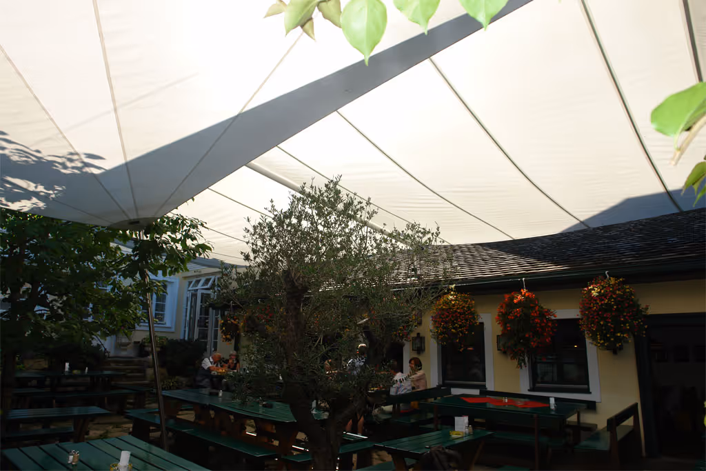 SunSquare – Pionier im Bereich textiler Architektur mit innovativen Beschattungslösungen.