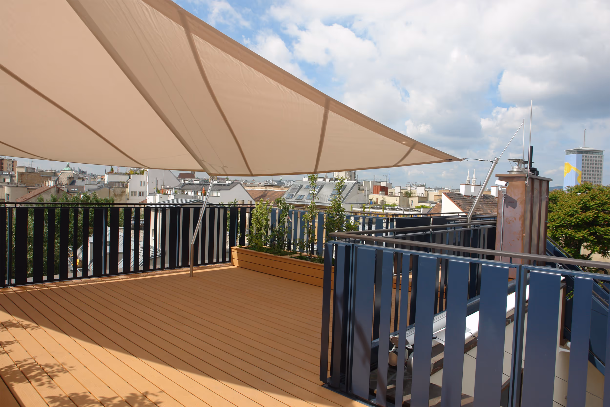 Bodenmontagepunkte wurden in die Dichtebene integriert – technisch anspruchsvolle Umsetzung mit Spezialteller.