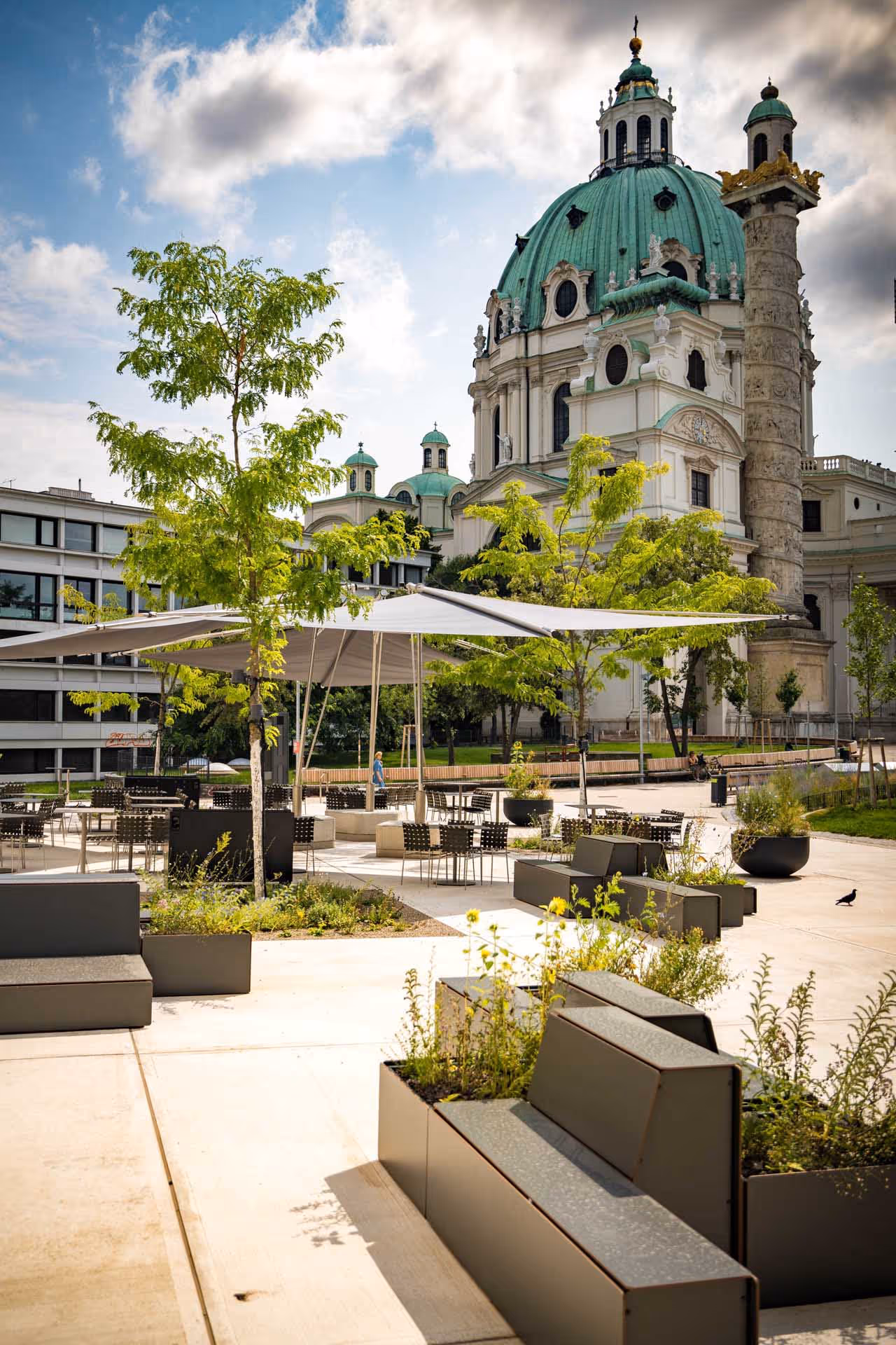 SUNSYSTEMS Sonnenschutztechnik GmbH und SunSquare_International setzen das Projekt technisch präzise um.