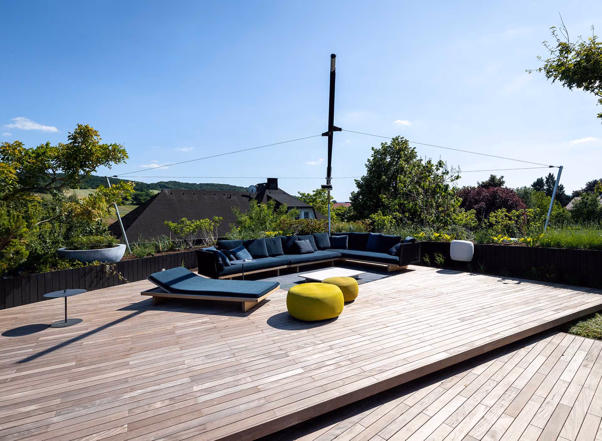 SunSquare zeigt mit dieser Installation seine Stärke in Präsentation und Designintegration.