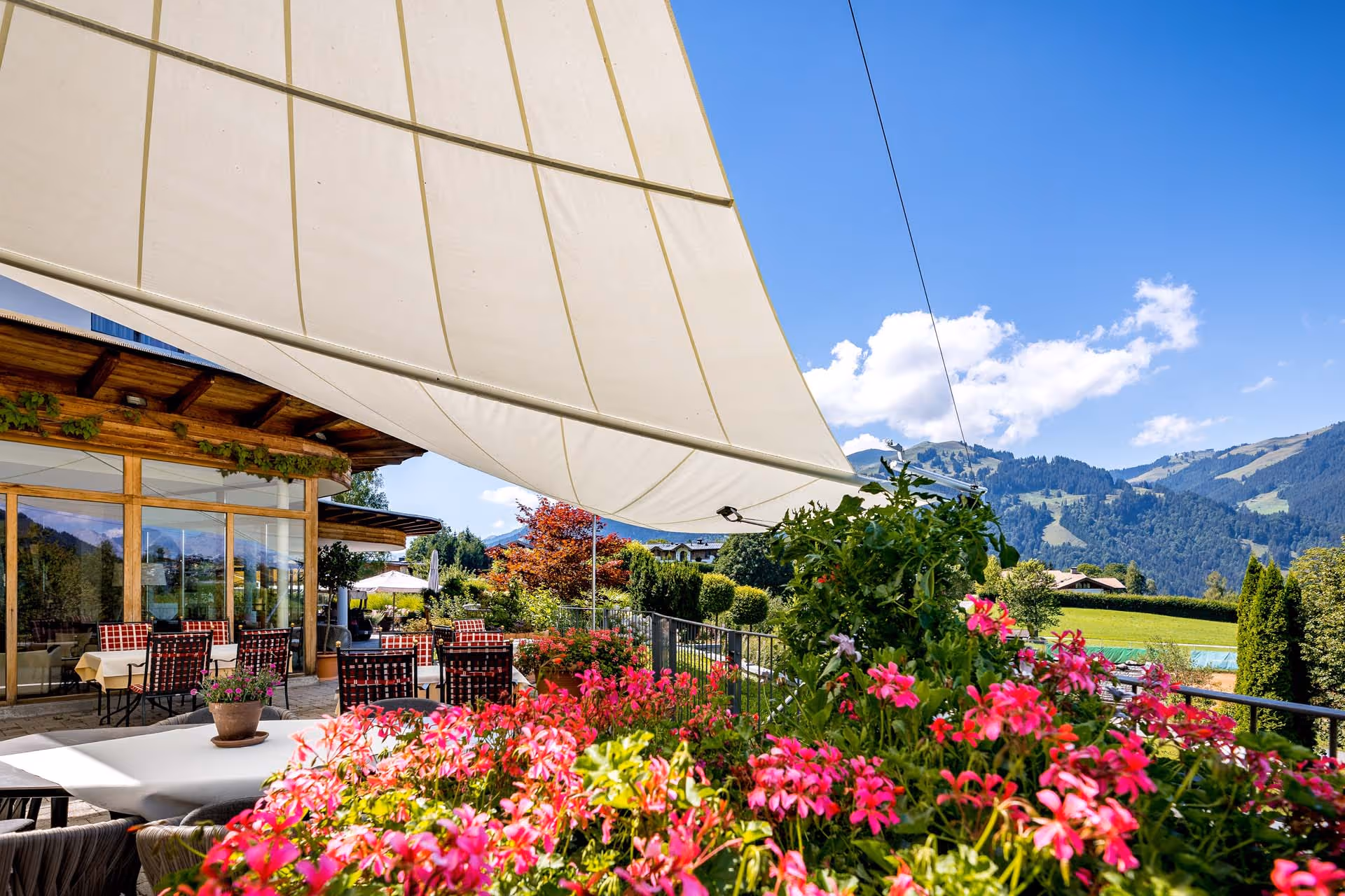 Die textile Architektur verbindet Technik, Design und Naturerlebnis.