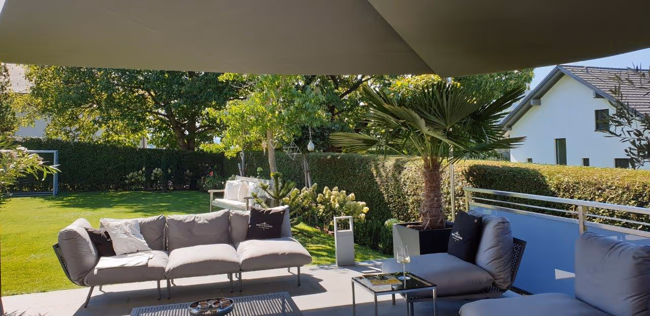 Nahaufnahme der hochwertigen Gewebestruktur Sattler 321-398 – langlebig, wetterfest und stilvoll.