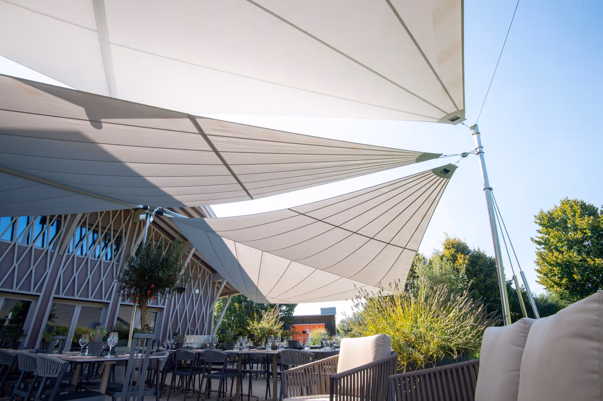 SunSquare sun sails in the Augwill golf restaurant — three facilities with 140 m² of cloth area for stylish sun and rain protection. 